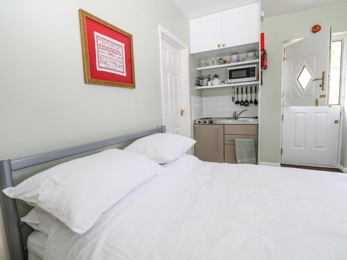 Villa Karibu à Worthing Extérieur photo